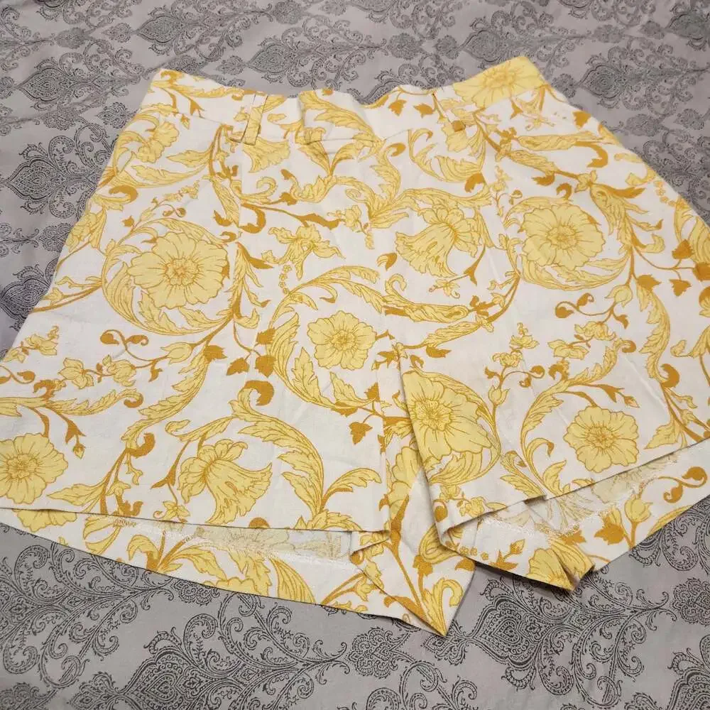 Yellow White Floral Baroque Print Linen Blend Shorts Size US 8